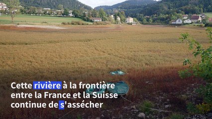 Sur la frontière franco-suisse, une rivière en forme de rigole asséchée par le climat