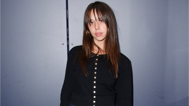 GALA VIDÉO - Kim, la petite-fille de Jacques Higelin, victime de harcèlement scolaire : « On était quelques-uns à se faire bousculer