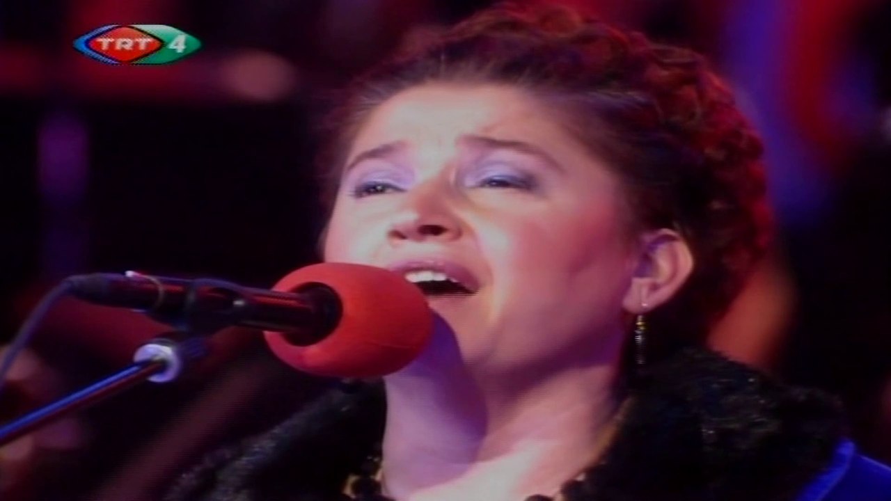 Ayşe Taş / Bakmıyor çeşm-i siyâh feryâde