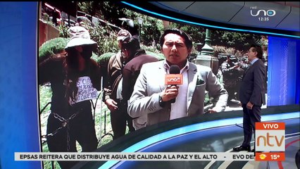 No videntes se encadenaron en la Plaza Murillo