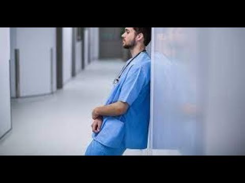 Des infirmières en pleurs : ces soignants qui se font vacciner pour éviter les sanctions