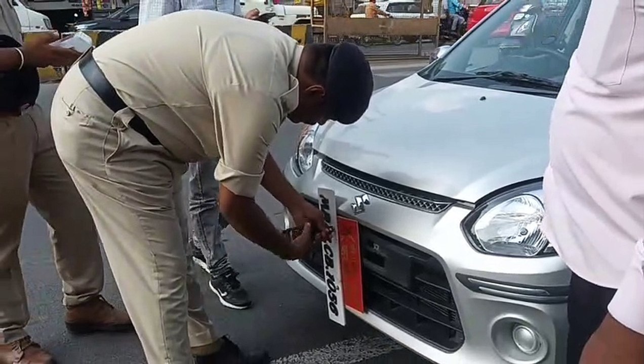 परिवहन विभाग व यातायात अमले ने की कार्रवाई