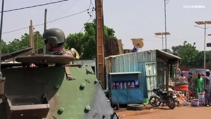 أول دفعة من الجنود الفرنسيين يغادرون النيجر