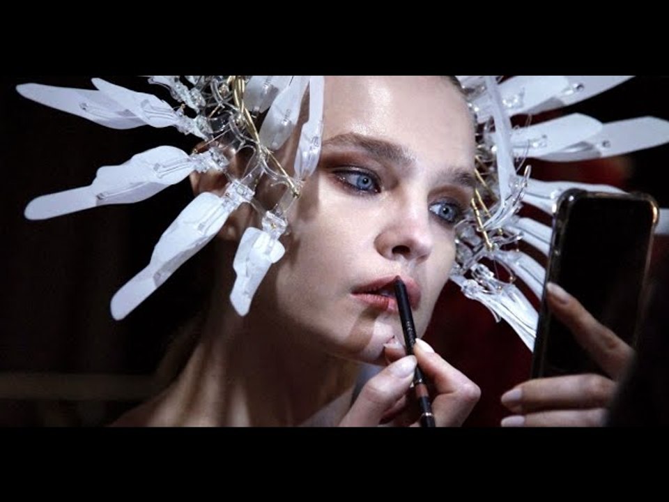 Natalia Vodianova : Divine en dentelle à la Fashion Week de Paris, elle défile sans public !