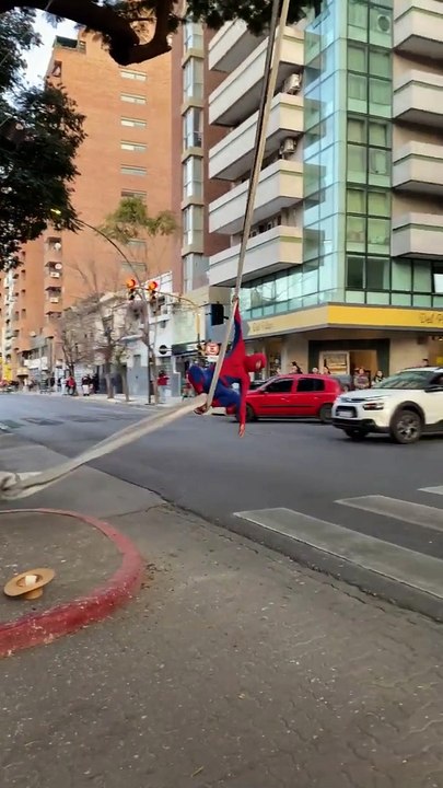 Un spectacle de rue qui fait vibrer le Web en Argentine