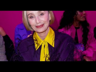 VIDEO: Kristin Scott Thomas et Inés de la Fressange en couple avec des frères au nom bien célèbre
