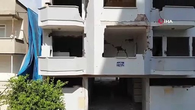 Un engin de chantier de 10 tonnes a été retiré du bâtiment fortement endommagé