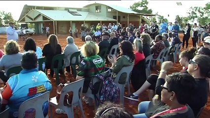 Prime Minister visits Uluru and Melbourne in final days ahead of vote