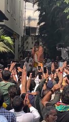 Amitabh Bachchan meets fans on 81st birthday!