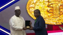 Le président sénégalais Macky Sall, récompense les lauréats du prix Galien Afrique 2023