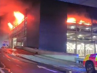 Großbrand legt Londoner Flughafen lahm