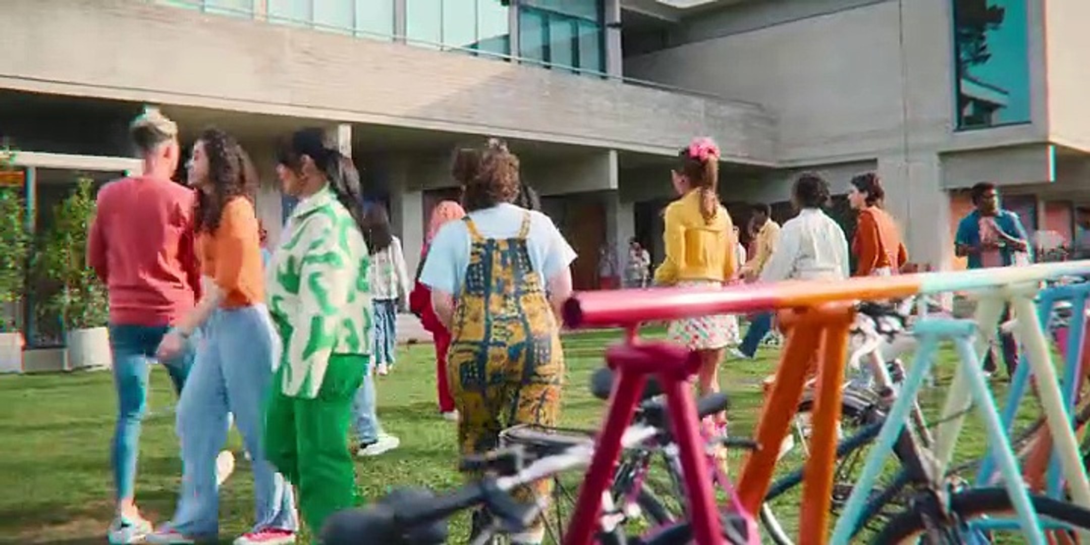 Sex Education S04E02 Hindi.English.Msubs_(1).mkv