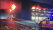 Incêndio obriga aeroporto de Londres a suspender todos os voos