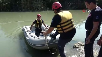 Antalya'da mahsur kalan ördek itfaiye ekiplerini harekete geçirdi