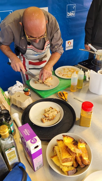 Tournée des marchés de France Bleu à Saint-Pierre-Eglise dans la Manche