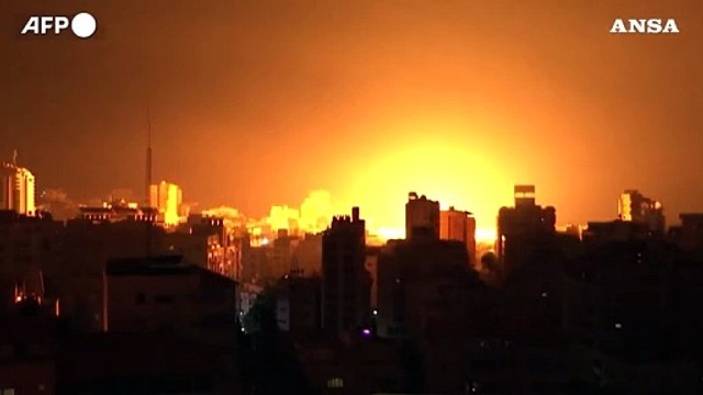 L'esercito israeliano colpisce nella notte obiettivi a Gaza