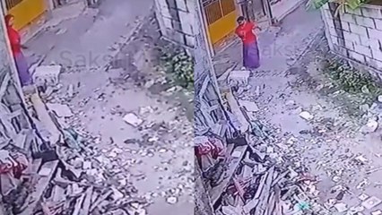 Berulah Lagi, Bu Masriah Joget-joget Usai Buang Sampah di Depan Rumah Tetangga