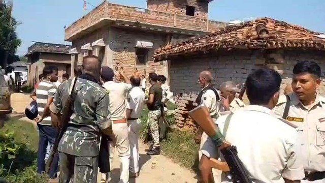 गया: बालू माफियाओं ने पुलिस टीम पर किया जानलेवा हमला, दो जवान घायल
