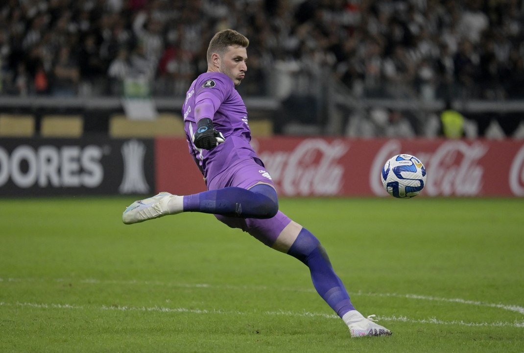 Competition with Alisson 'is healthy' - Ederson