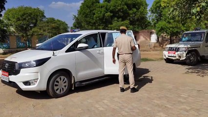 जिला निर्वाचन अ​धिकारी  व  पुलिस अधीक्षक ने  संवेदनशील मतदान केंद्रों का किया निरीक्षण