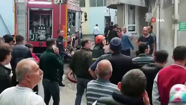 Une usine de meubles livrée aux flammes à Bursa