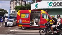 Mulher é atropelada na rua São Paulo