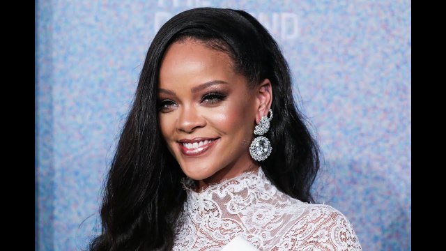 Rihanna : une musique de son défilé de lingerie provoque la controverse