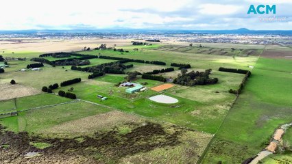 Explore Wyn Close, Bunkers Hill – Stunning Views & Local Charm 🌆