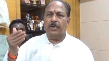 పశ్చిమ గోదావరి జిల్లా: "బండారాలు బయట పడుతున్నాయి"