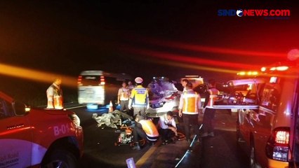 Laka Maut, 2 Orang Tewas dan 2 Luka, Minibus Tabrak Truk di Tol Cipali
