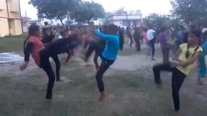 दमोह: छात्राओं को सिखाए जा रहे आत्मरक्षा के गुण, देखें पूरी खबर