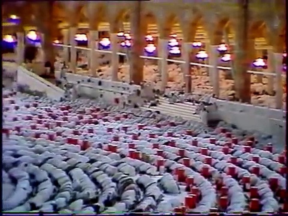 تلاوة نادرة وخيالية  في الحرم المكي للشيخ علي جابر