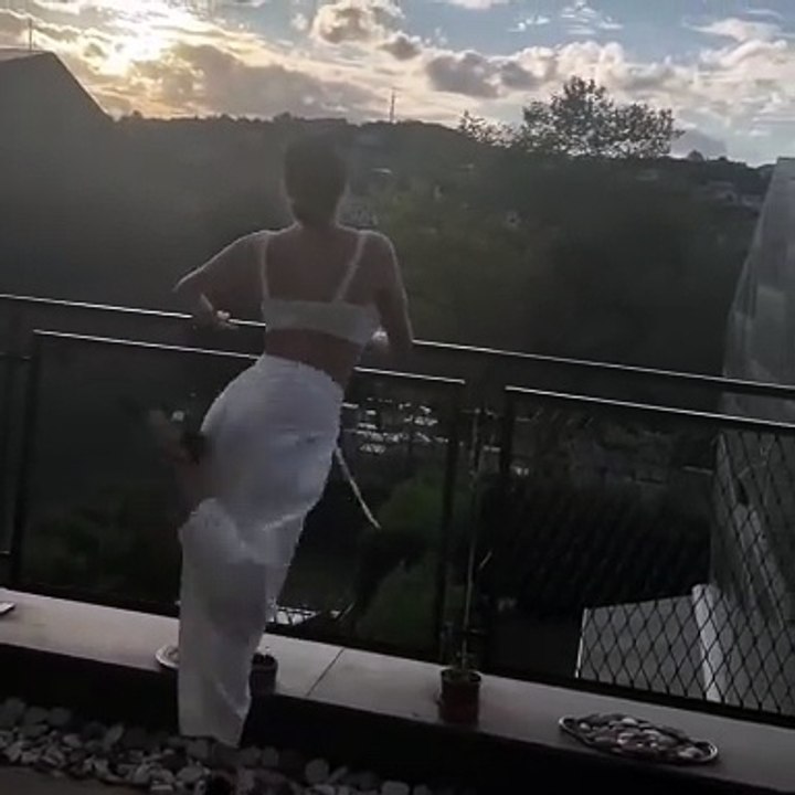 Melis Sezen çok özel dansıyla hayran bıraktı
