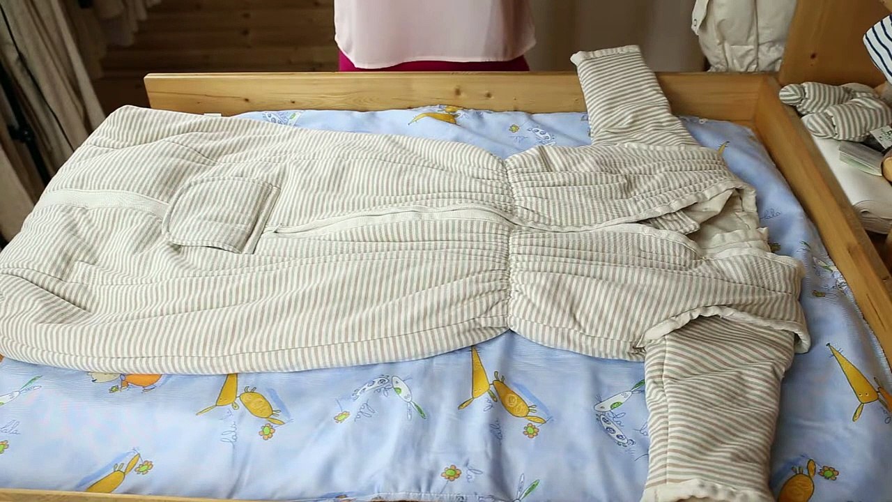 Mitwachsender Schlafsack für Babys von Lotties Naturtextilien - Anleitung und Erklärung