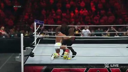 Mark Henry Versus Ultimate Warrior (WWE 2K15)