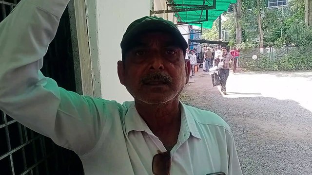 पैसा लेकर और मांग कर रहा पटवारी ,नहीं बना रहा ऋण पुस्तिका, फंसी पर लटकने जा रहा था, तब बोले अब करेंगे काम