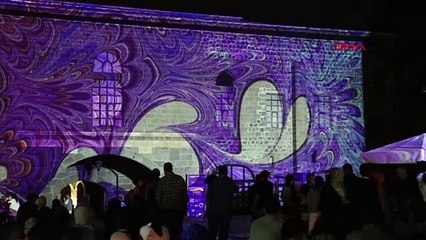 Sur Kültür Yolu Festivali'nde Ebru Sanatçısı Garip Ay'ın Sinek Kuşu Performansı