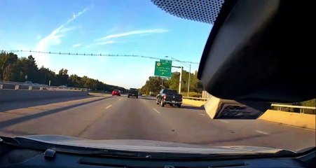 Les esprits sur la route mènent au sideswipe