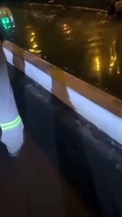 VÍDEO: Motorista agride mulher após cobrar pagamento e a obriga a andar dentro de canal