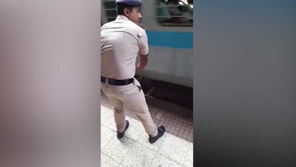 Un hombre sobrevive milagrosamente tras caer a la vías y que pase el tren
