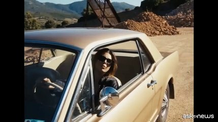 Emma regala ai fan i Souvenir del suo cuore e dei suoi viaggi