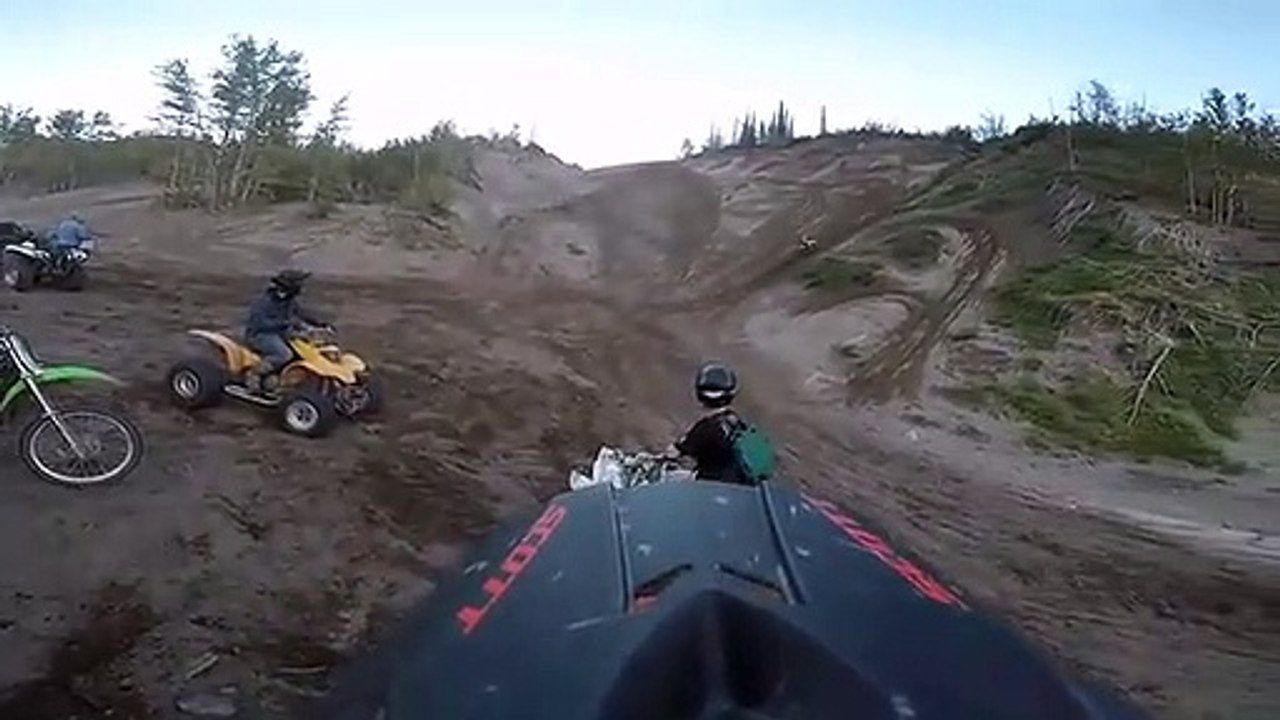 Une montée en quad se termine mal