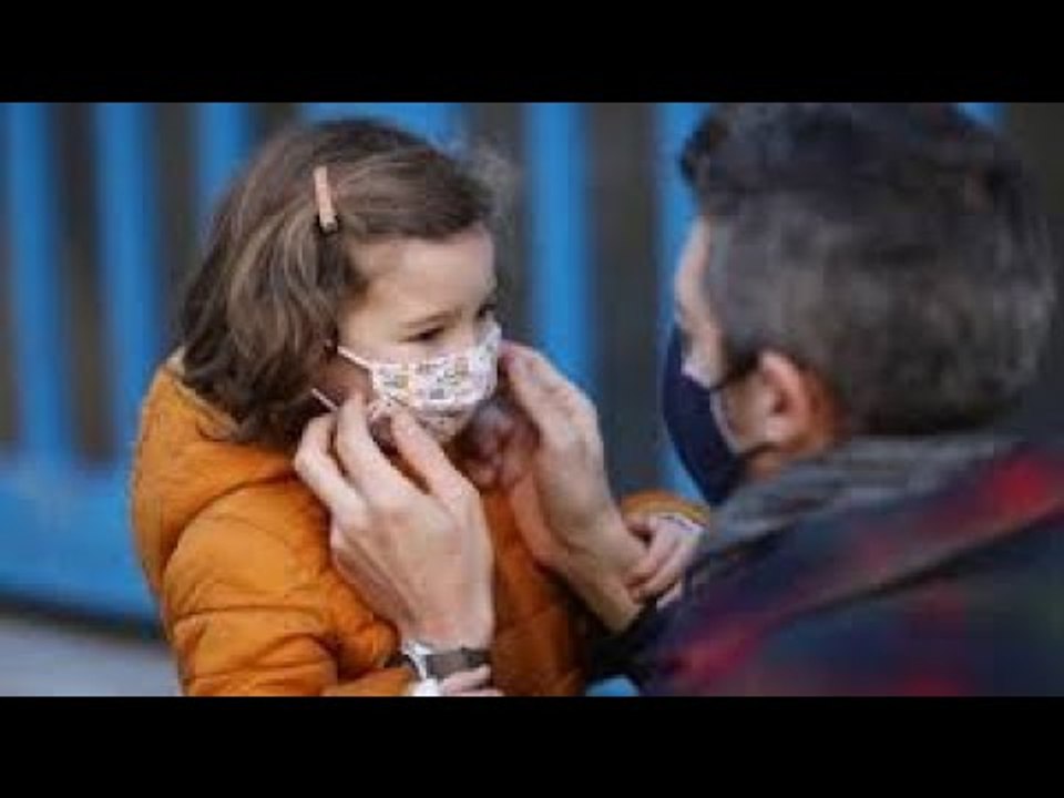 “Enlever le masque dans les cours de récréation”: Martin Blachier tape du point sur la table