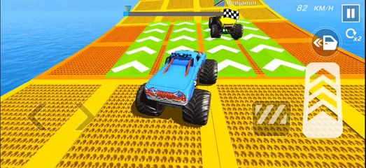 Monster Truck Stunt #1 / jump and run on the ramp