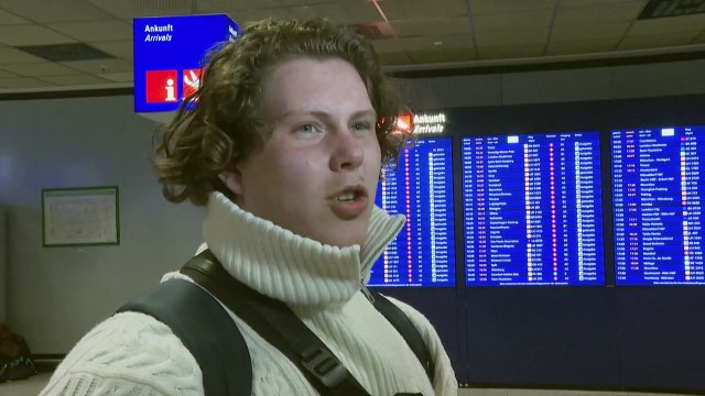 Total erleichtert : Erste Sonderflüge bringen Deutsche aus Israel nach Hause