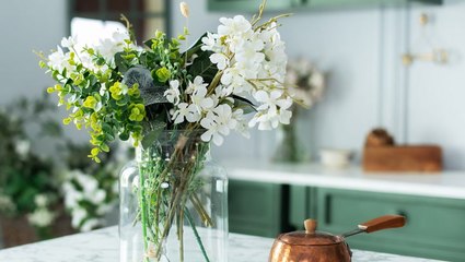 10 Grocery Store Flowers That Make The Best Arrangements, According To Designers