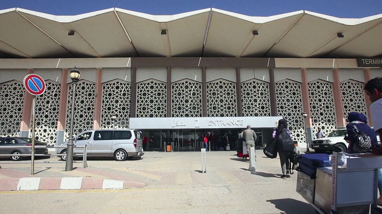 Israel bombardea principales aeropuertos de Siria, según medios oficiales