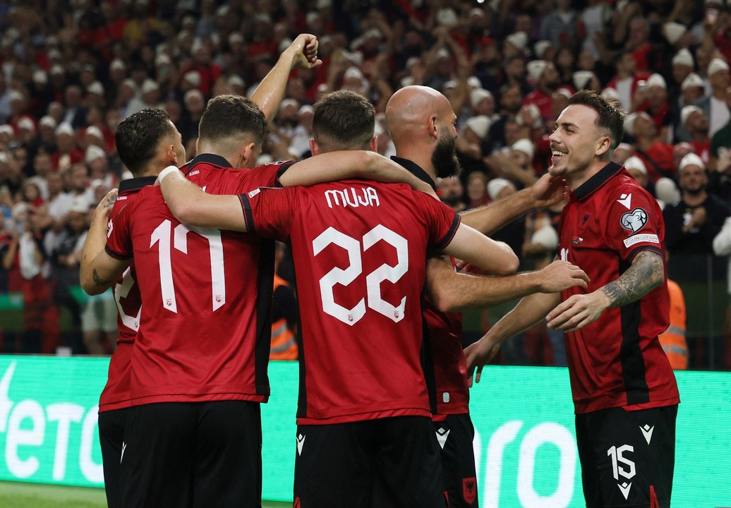 AR HL EURQ ALB CZE 121023