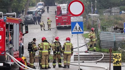 Pożar w Gdyni (szkoła, ul. Morska). Pali się hala