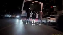 İzmir'de patenli gençlerin tehlikeli yolculuğu kamerada